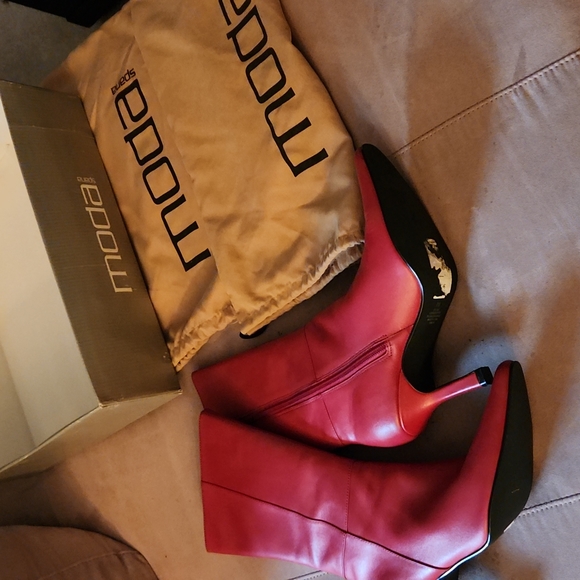 Moda Spana woman red leather 3in heel boots - Picture 5 of 5